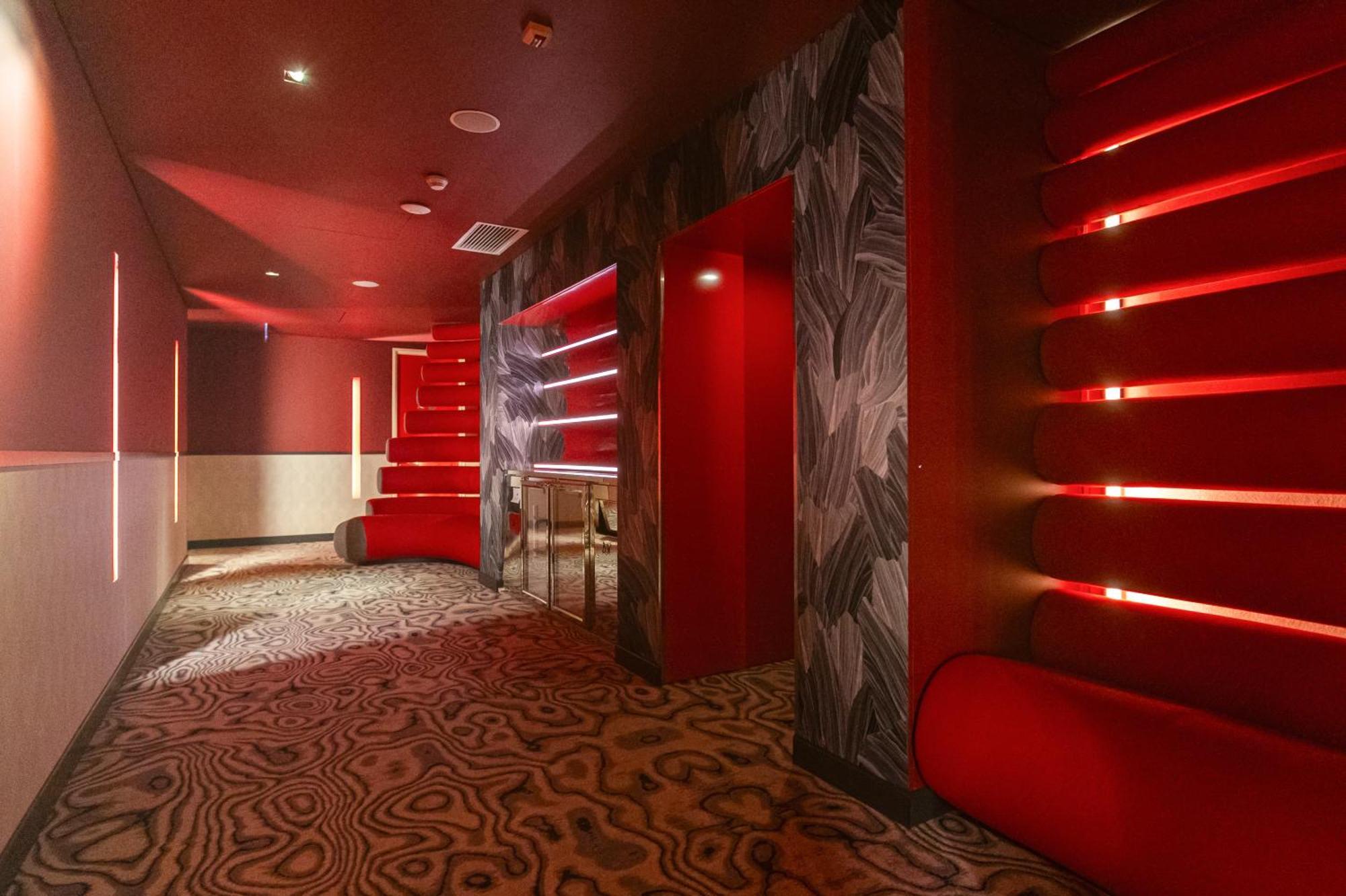 Duomo Hotel Римини Екстериор снимка