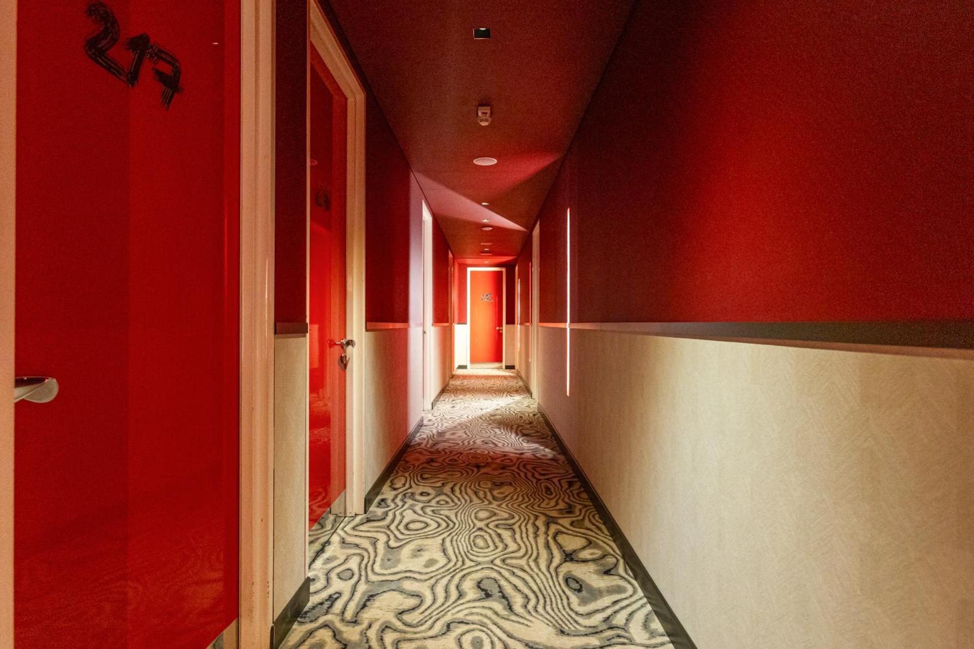 Duomo Hotel Римини Екстериор снимка