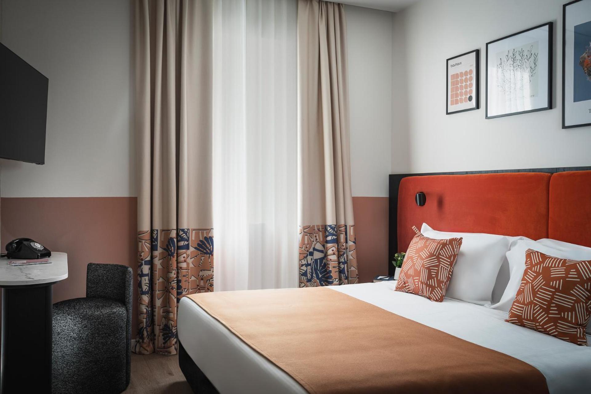 Duomo Hotel Римини Екстериор снимка