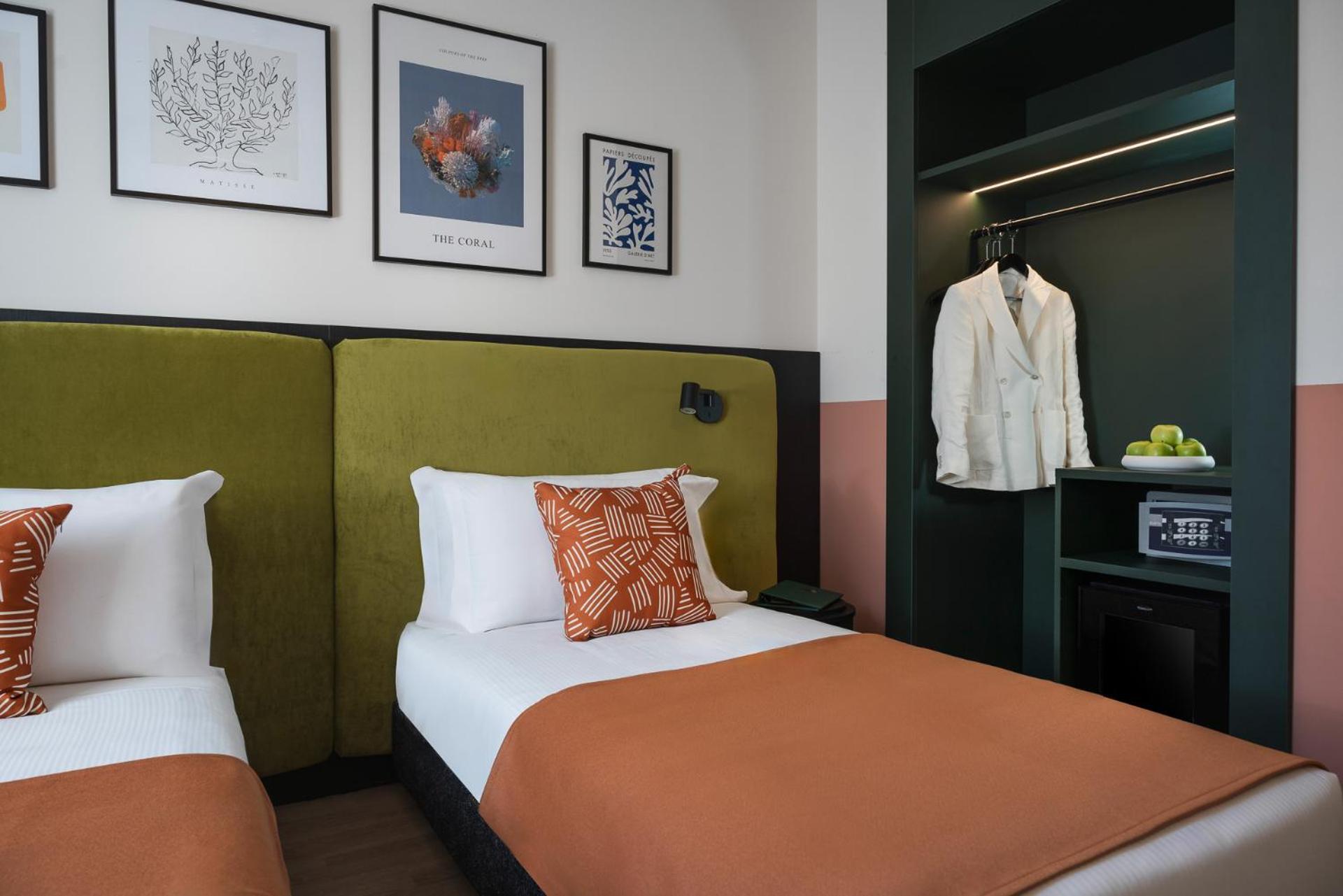 Duomo Hotel Римини Екстериор снимка